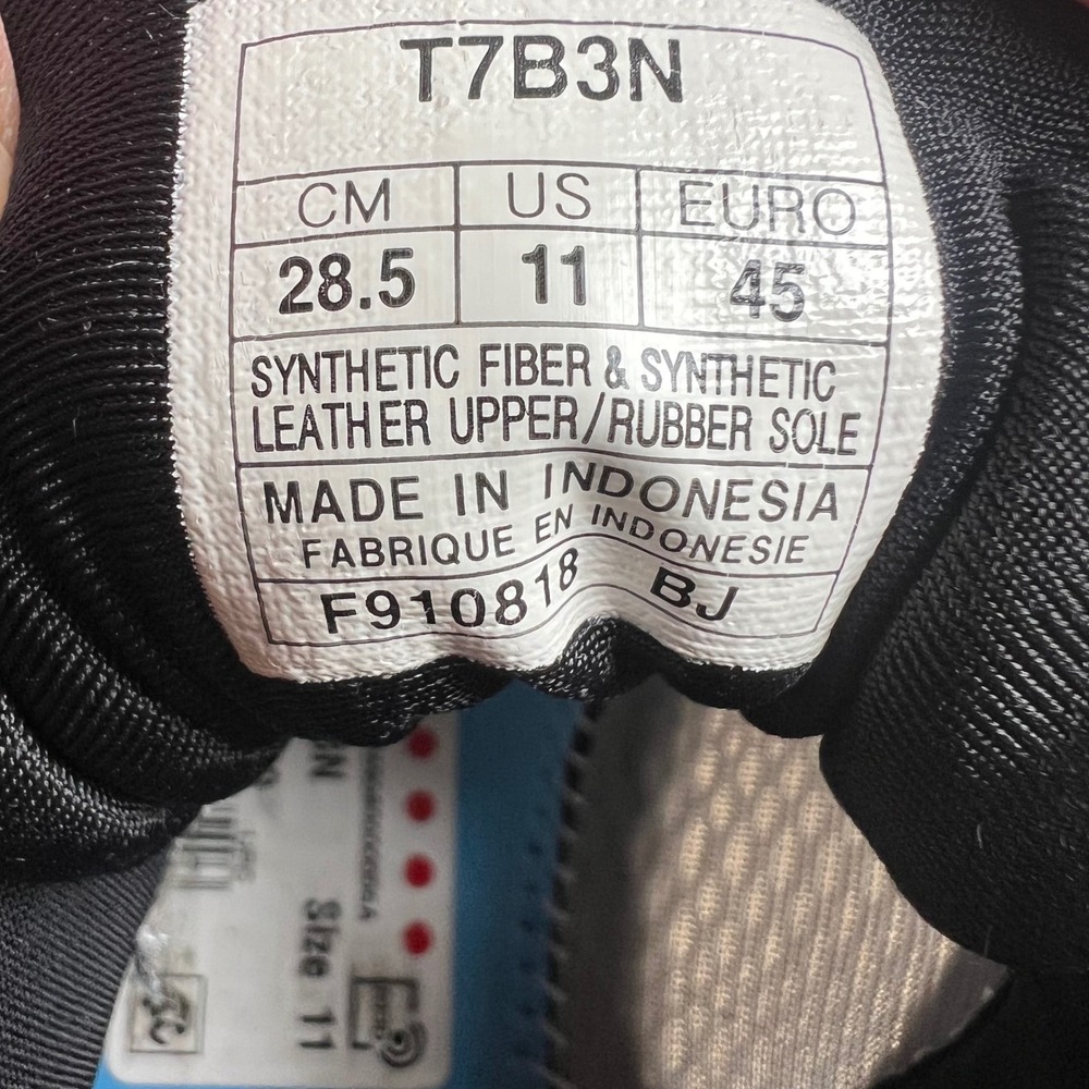 Asics Gel-Cumulus 19 Mens Running Shoes Silver Black Blue.
Mens Size 11 - Picture 8 of 11